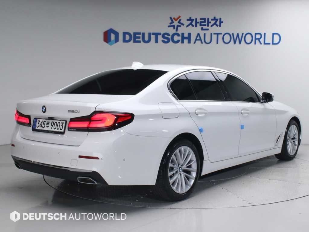 BMW 5시리즈 5시리즈 (G30) 520i 럭셔리 이미지 2