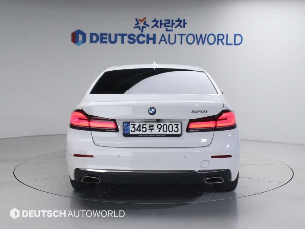BMW 5시리즈 5시리즈 (G30) 520i 럭셔리 이미지 4