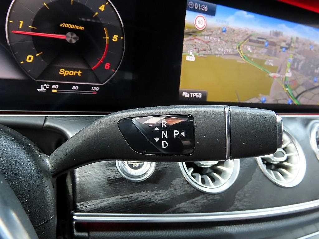 벤츠 E 클래스 E-클래스 W213 E220d 쿠페 이미지 10
