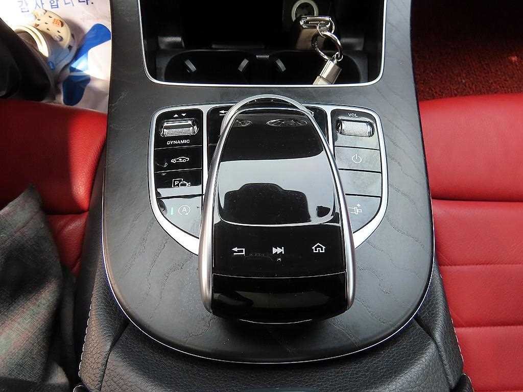벤츠 E 클래스 E-클래스 W213 E220d 쿠페 이미지 12