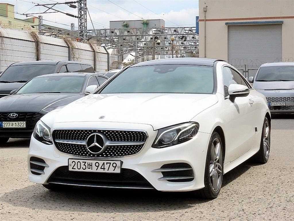 벤츠 E 클래스 E-클래스 W213 E220d 쿠페 이미지 2