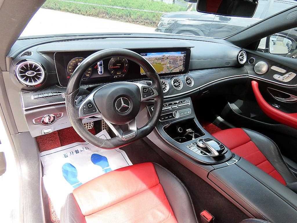 벤츠 E 클래스 E-클래스 W213 E220d 쿠페 이미지 7