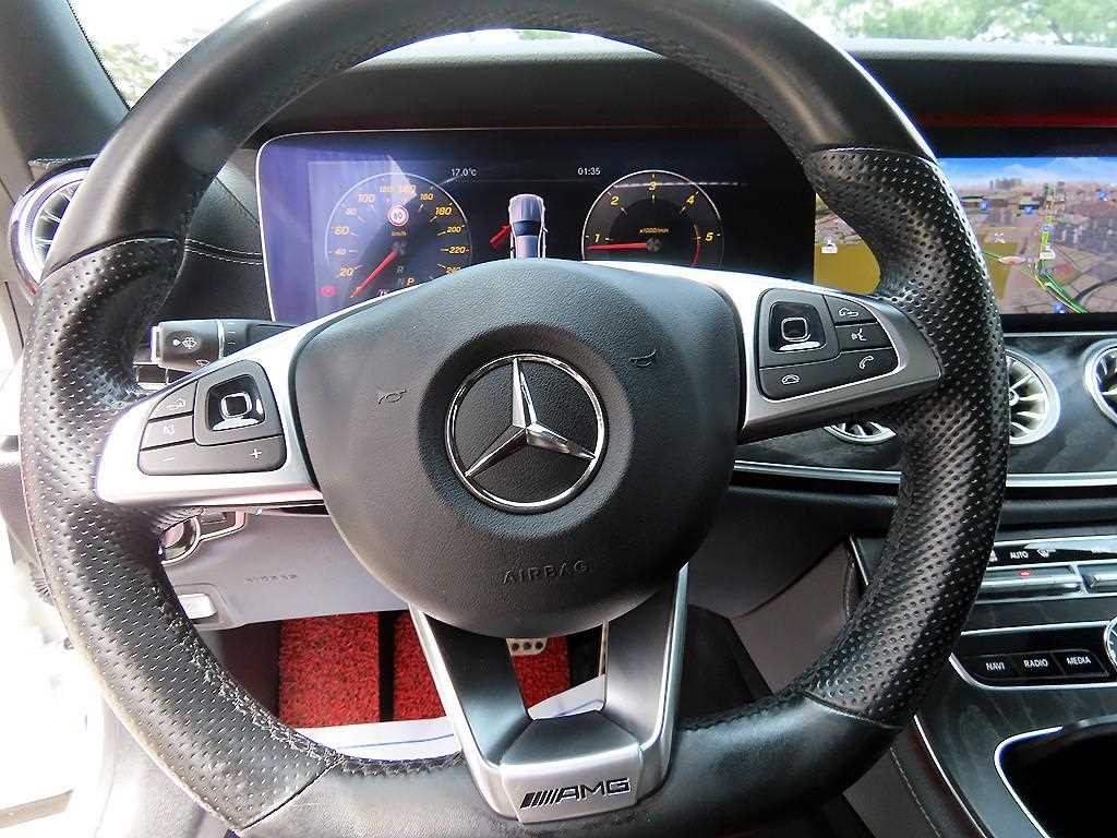 벤츠 E 클래스 E-클래스 W213 E220d 쿠페 이미지 8