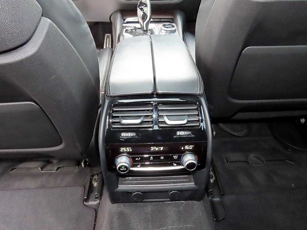 BMW 5시리즈 5시리즈 (G30) 530i xDrive M 스포츠 플러스 이미지 15