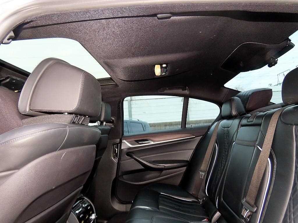 BMW 5시리즈 5시리즈 (G30) 530i xDrive M 스포츠 플러스 이미지 17