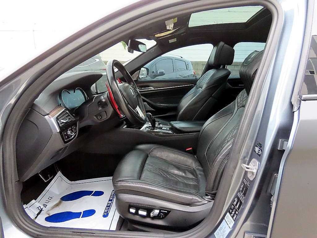 BMW 5시리즈 5시리즈 (G30) 530i xDrive M 스포츠 플러스 이미지 5