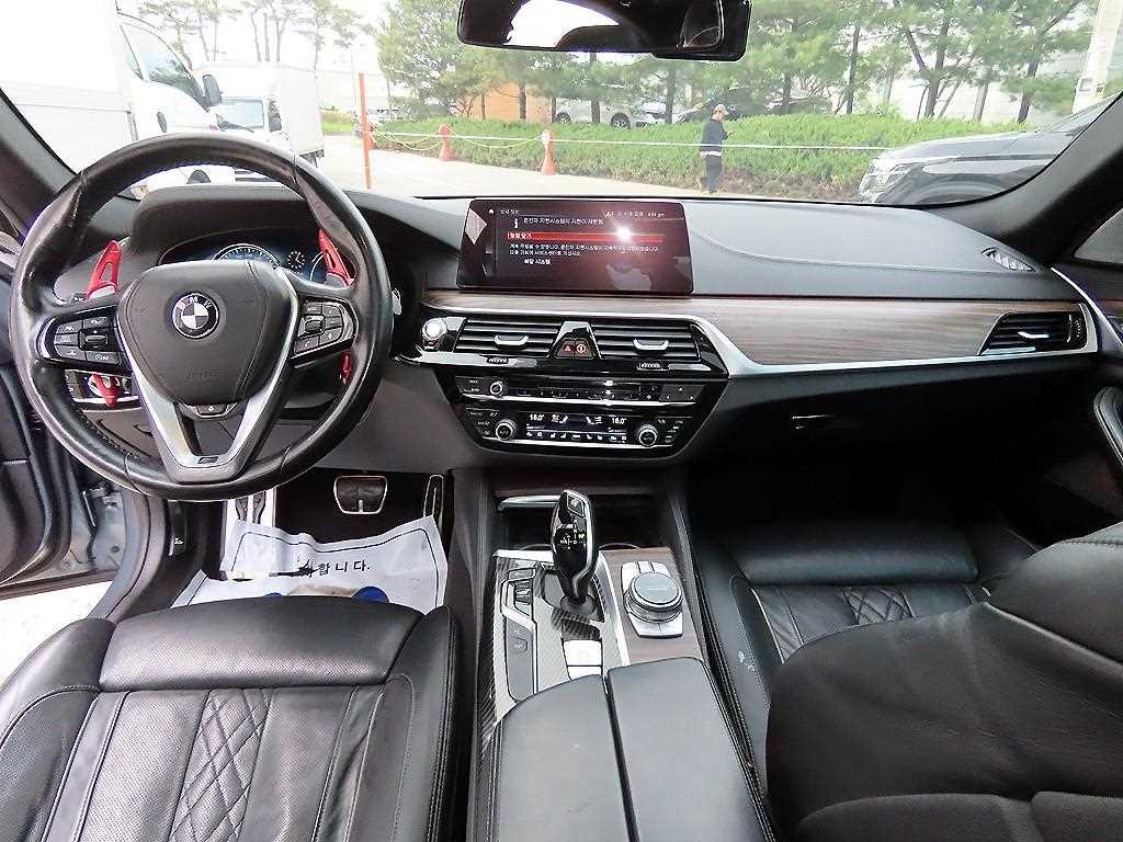 BMW 5시리즈 5시리즈 (G30) 530i xDrive M 스포츠 플러스 이미지 7