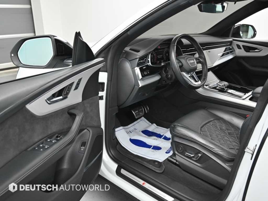 아우디 Q8 55 TFSI 콰트로 프리미엄 이미지 11