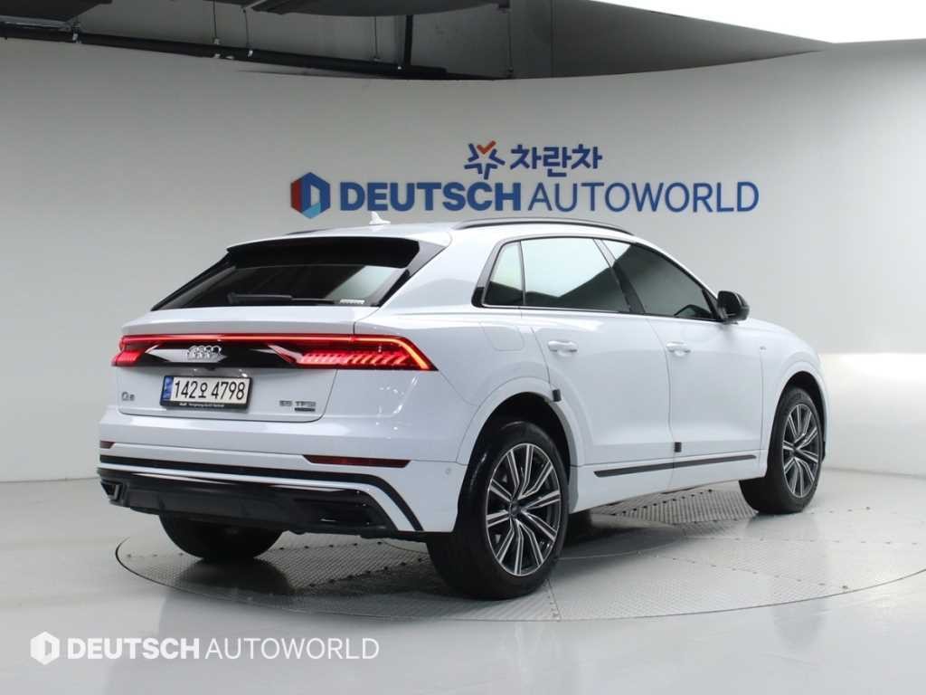 아우디 Q8 55 TFSI 콰트로 프리미엄 이미지 2