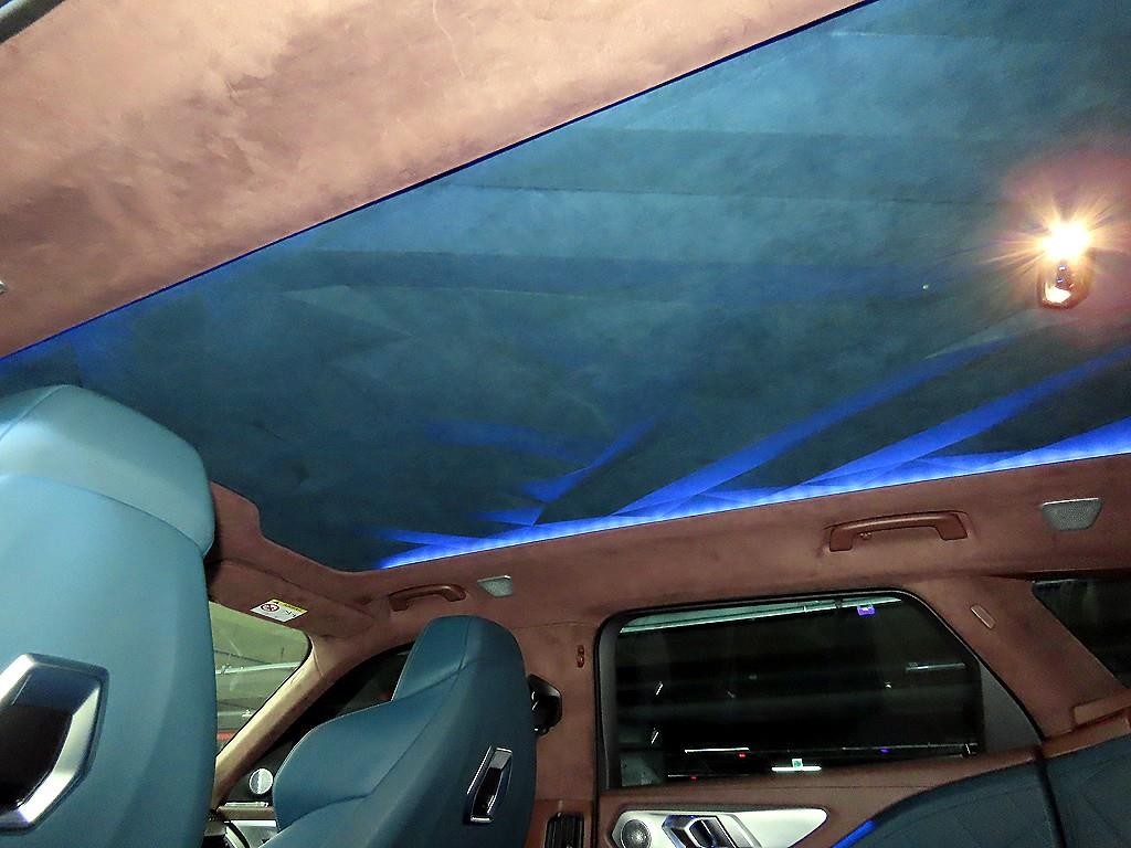 BMW XM XM (G09) 4.4 V8 PHEV 하이글로스 쉐도우 라인 이미지 14