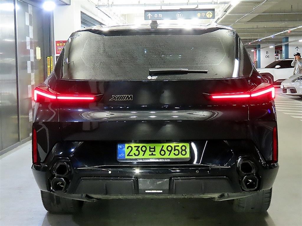BMW XM XM (G09) 4.4 V8 PHEV 하이글로스 쉐도우 라인 이미지 5