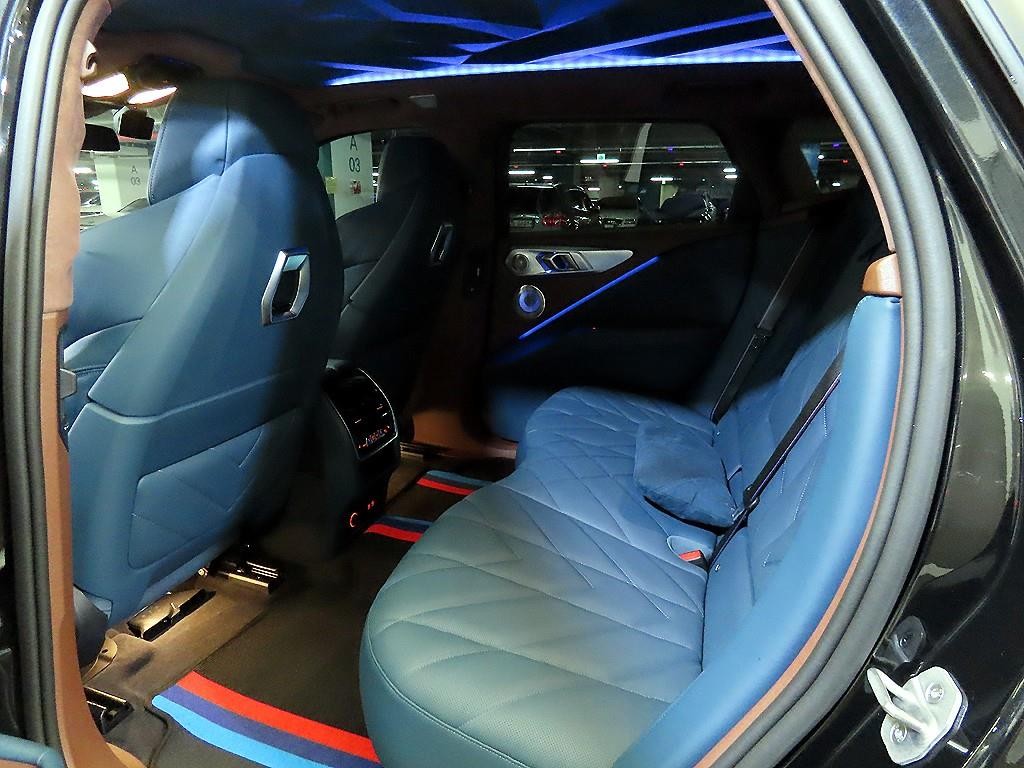 BMW XM XM (G09) 4.4 V8 PHEV 하이글로스 쉐도우 라인 이미지 7