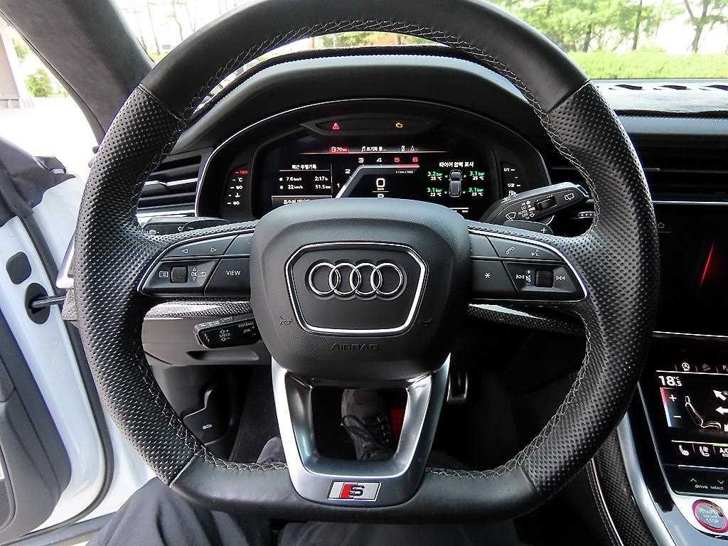 아우디 SQ8 SQ8 (4M) 4.0 TDI 콰트로 이미지 8