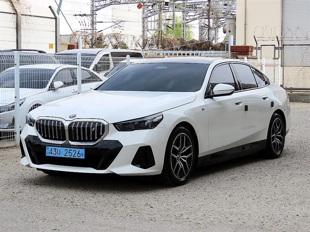 BMW i5 eDrive 40 M 스포츠 이미지 2