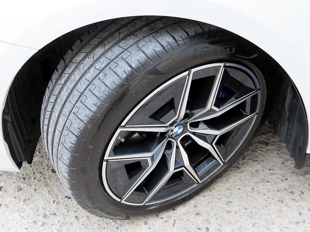BMW i5 eDrive 40 M 스포츠 이미지 20