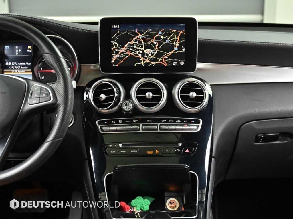벤츠 GLC 클래스 GLC클래스 X253 GLC 220 d 4MATIC 프리미엄 쿠페 이미지 14