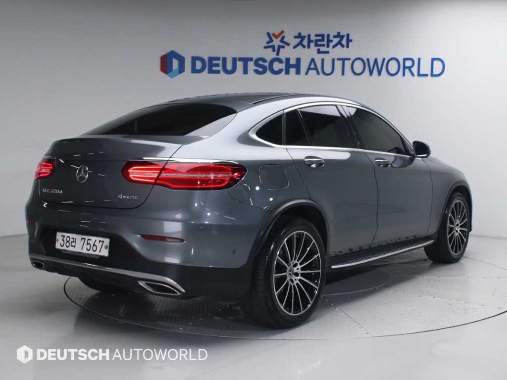 벤츠 GLC 클래스 GLC클래스 X253 GLC 220 d 4MATIC 프리미엄 쿠페 이미지 2