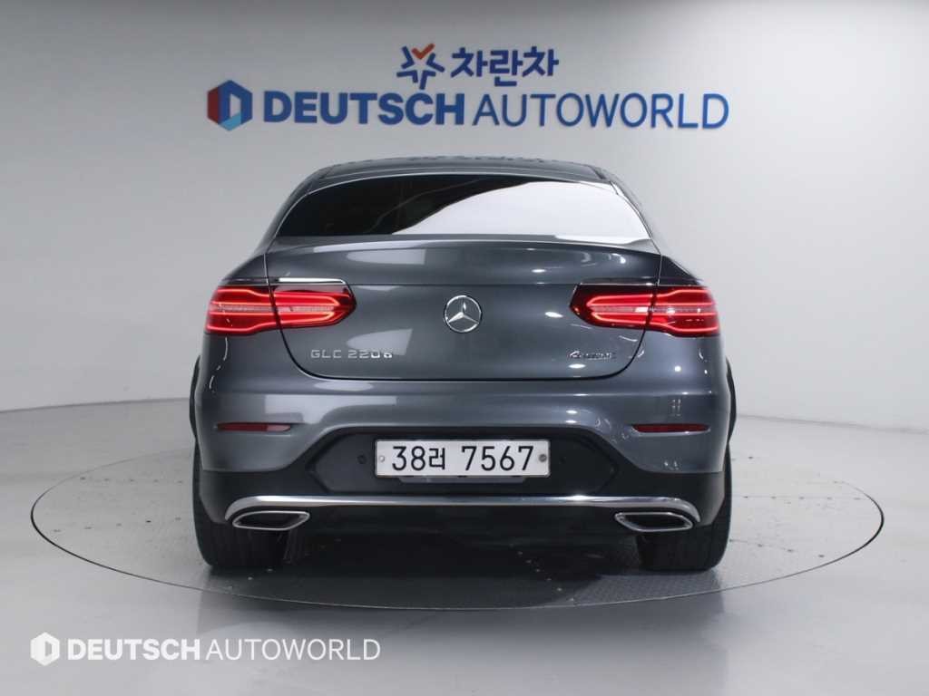 벤츠 GLC 클래스 GLC클래스 X253 GLC 220 d 4MATIC 프리미엄 쿠페 이미지 4