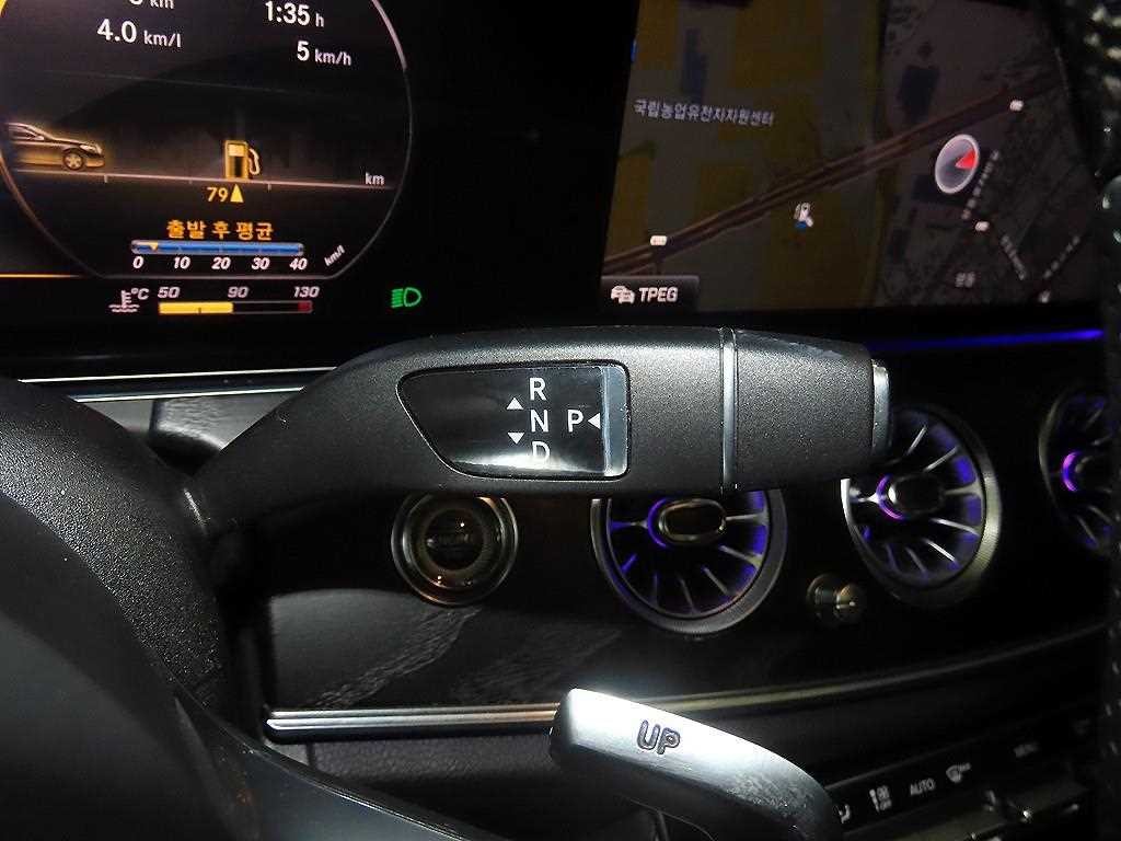 벤츠 E 클래스 E-클래스 W213 E300 4MATIC 아방가르드 이미지 12