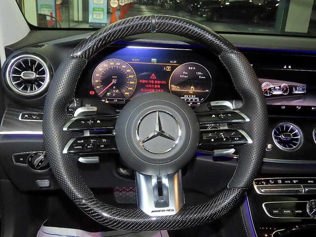 벤츠 E 클래스 E-클래스 W213 E300 4MATIC 아방가르드 이미지 8