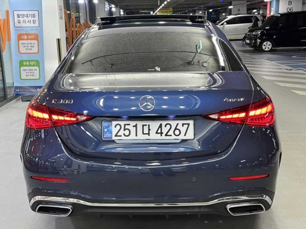 벤츠 C 클래스 C클래스 W206 C300 4MATIC 아방가르드 이미지 5