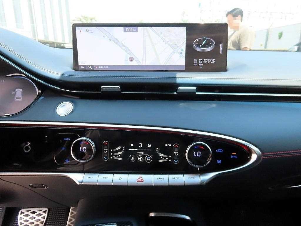 제네시스 GV70 2.5T 가솔린 2WD 스포츠 이미지 14