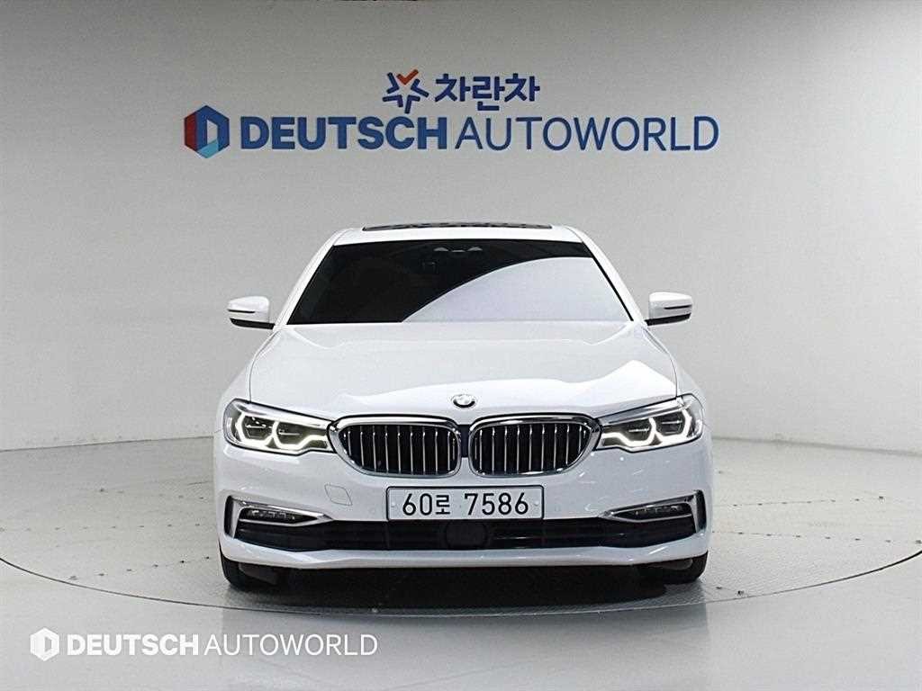BMW 5시리즈 5시리즈 (G30) 520d xDrive 럭셔리 플러스 이미지 3