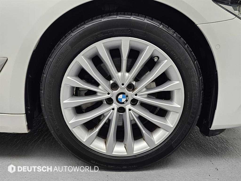 BMW 5시리즈 5시리즈 (G30) 520d xDrive 럭셔리 플러스 이미지 5