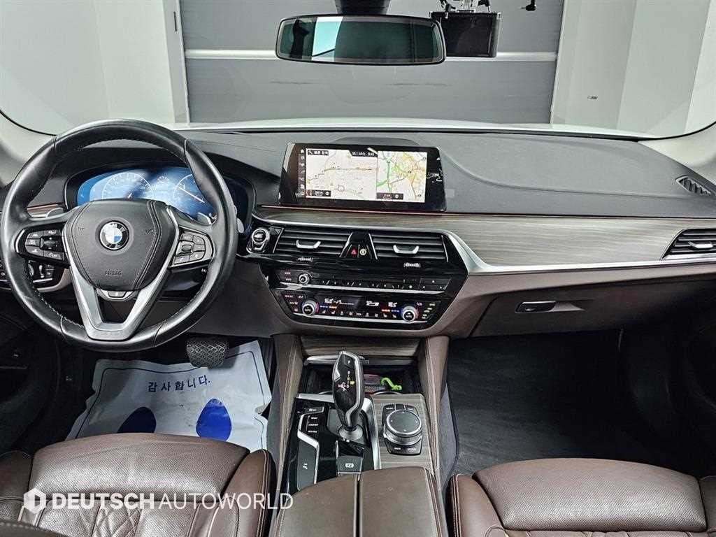 BMW 5시리즈 5시리즈 (G30) 520d xDrive 럭셔리 플러스 이미지 7