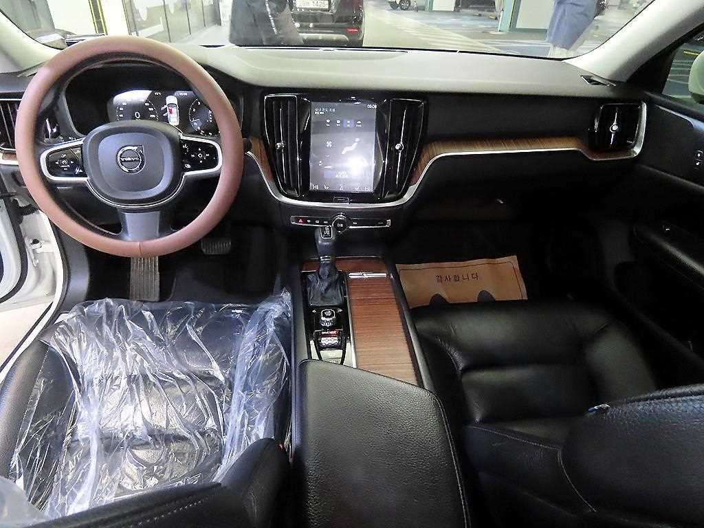 볼보 S60 S60(3세대) T5 모멘텀 이미지 10
