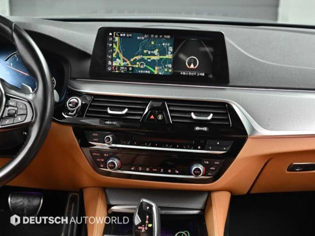 BMW 5시리즈 5시리즈 (G30) 530i xDrive M 스포츠 플러스 이미지 14