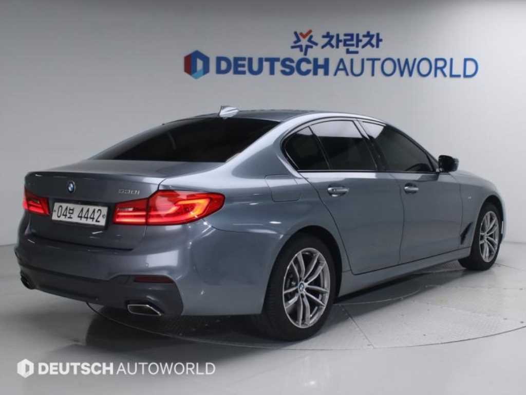 BMW 5시리즈 5시리즈 (G30) 530i xDrive M 스포츠 플러스 이미지 2