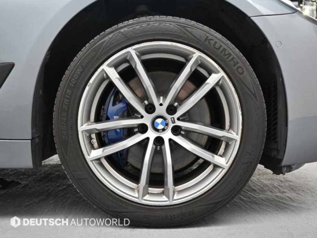 BMW 5시리즈 5시리즈 (G30) 530i xDrive M 스포츠 플러스 이미지 5