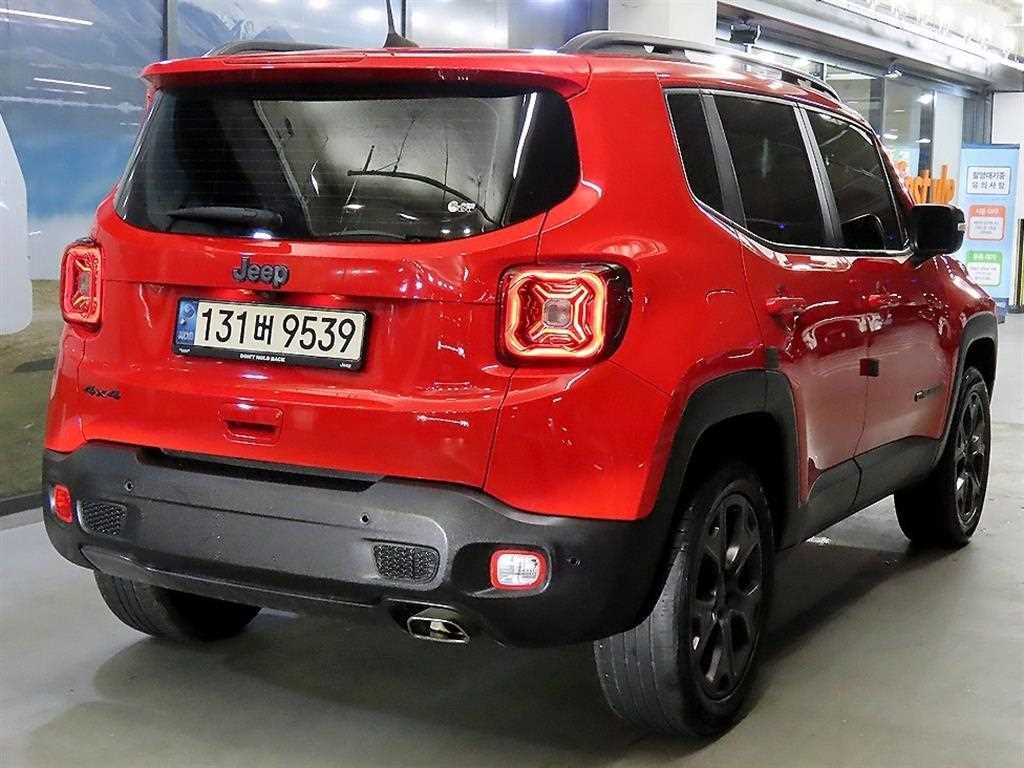 지프 레니게이드 2.4 리미티드 AWD 이미지 4