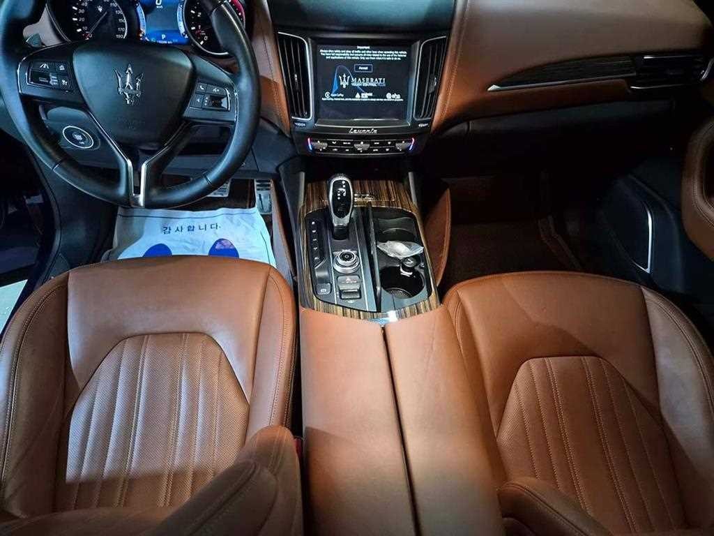 마세라티 르반떼 3.0 S AWD 이미지 10