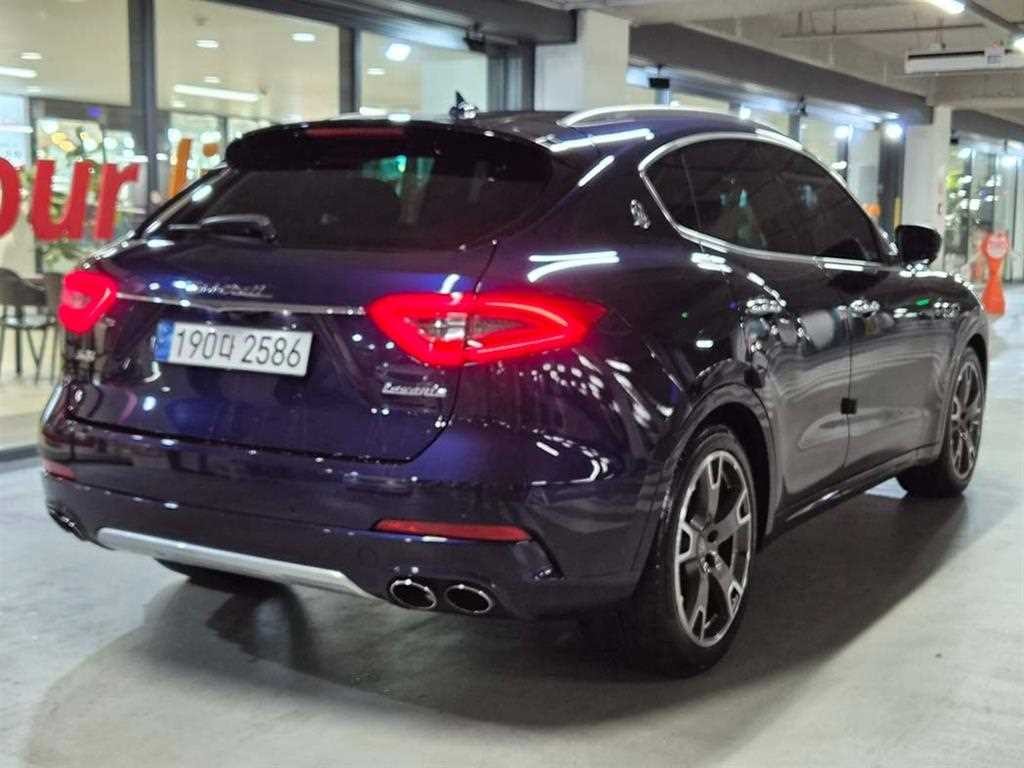 마세라티 르반떼 3.0 S AWD 이미지 4