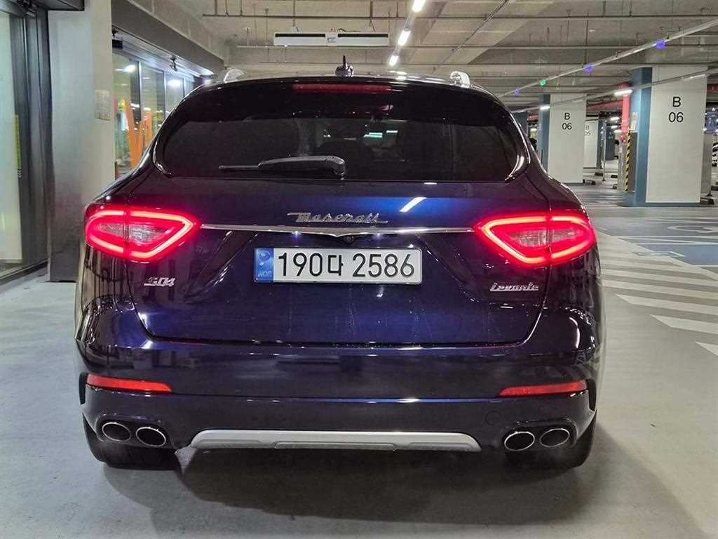 마세라티 르반떼 3.0 S AWD 이미지 5