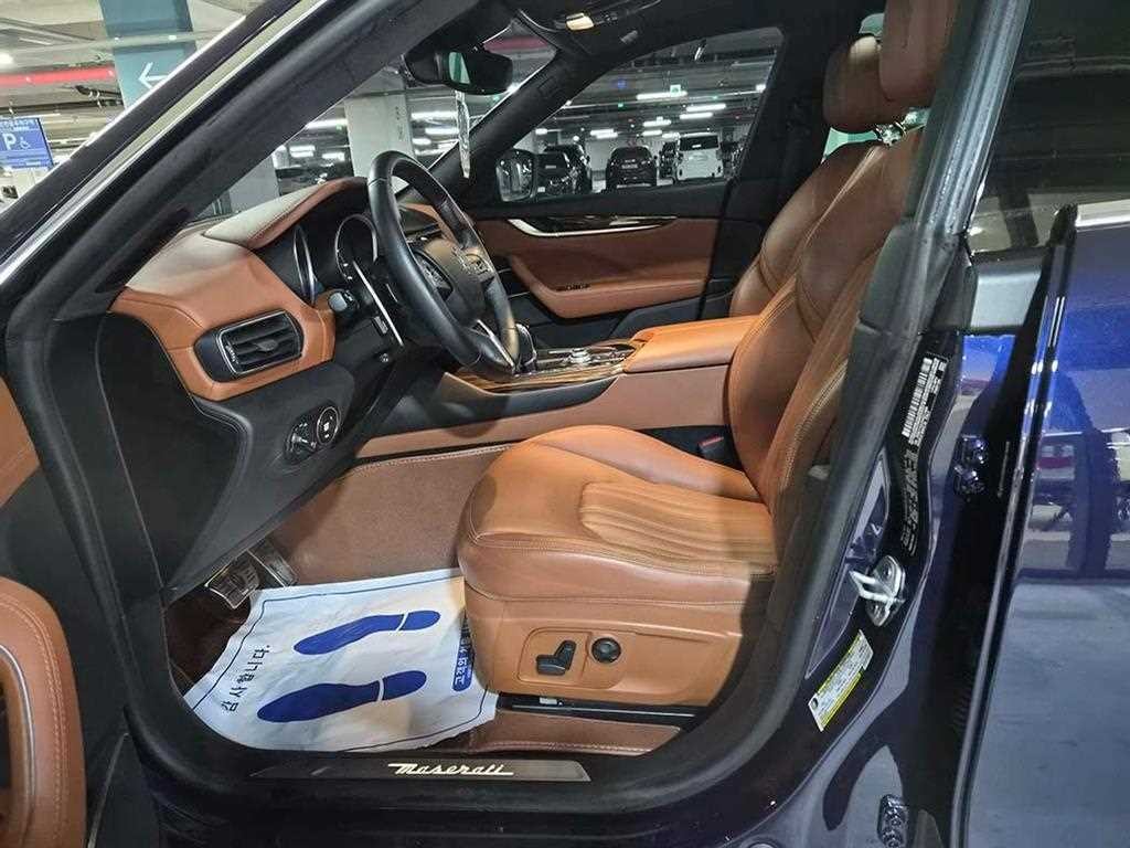 마세라티 르반떼 3.0 S AWD 이미지 6