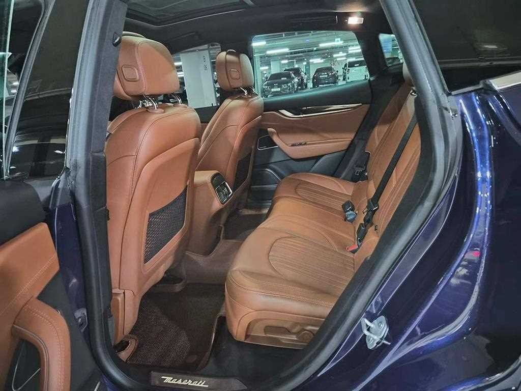마세라티 르반떼 3.0 S AWD 이미지 7