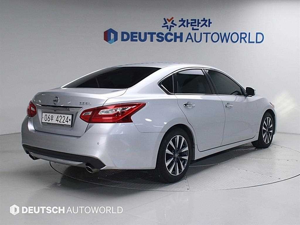 닛산 알티마 2.5 이미지 2