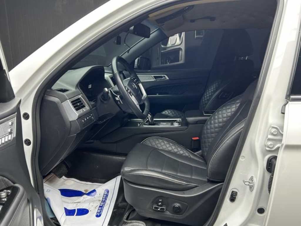 KG모빌리티(쌍용) 렉스턴 올 뉴 렉스턴 (Y450) 디젤 2.2 4WD 더 블랙 이미지 7