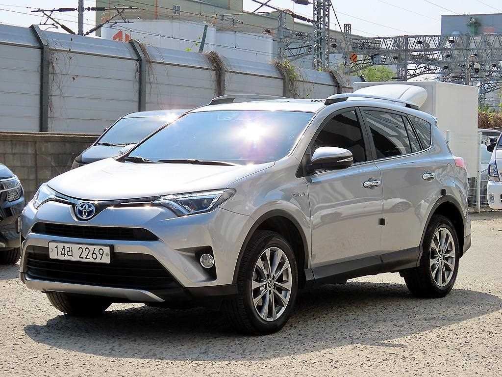 토요타 라브4 2.5 4WD 하이브리드 이미지 2