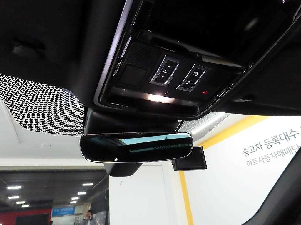 랜드로버 레인지로버 벨라 3.0 D300 R-다이나믹 SE 이미지 16