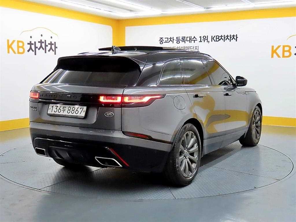 랜드로버 레인지로버 벨라 3.0 D300 R-다이나믹 SE 이미지 4
