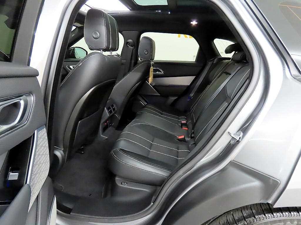 랜드로버 레인지로버 벨라 3.0 D300 R-다이나믹 SE 이미지 6