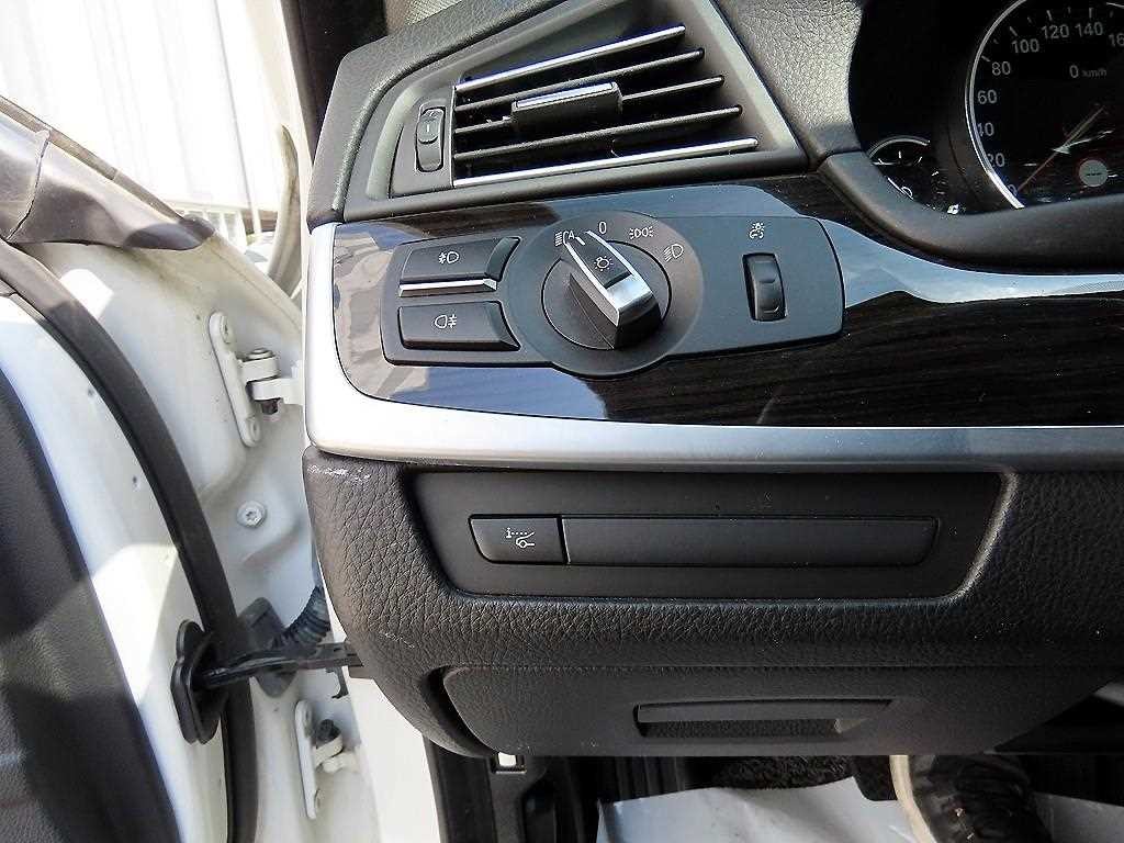 BMW 5시리즈 5시리즈 (F10) 520d xDrive 이미지 13