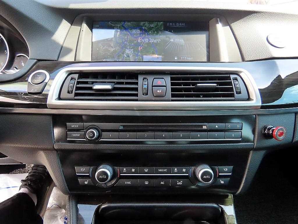 BMW 5시리즈 5시리즈 (F10) 520d xDrive 이미지 15