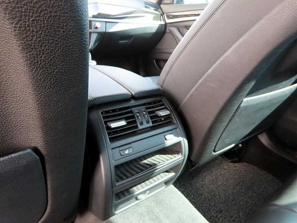 BMW 5시리즈 5시리즈 (F10) 520d xDrive 이미지 16