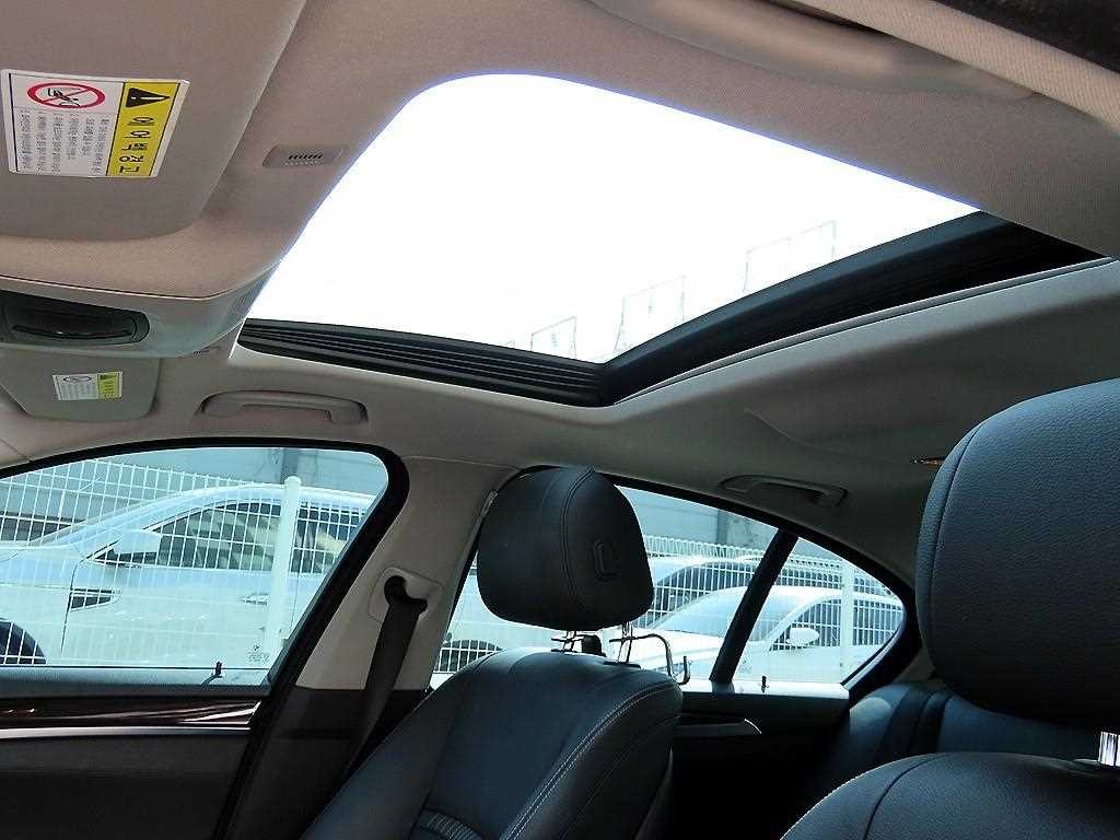 BMW 5시리즈 5시리즈 (F10) 520d xDrive 이미지 17
