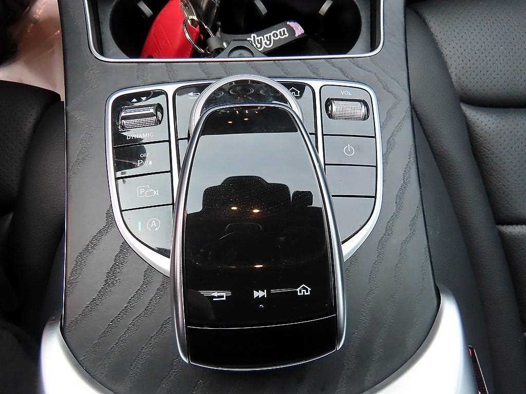 벤츠 C 클래스 C클래스 W205 C200 AMG LINE 이미지 13